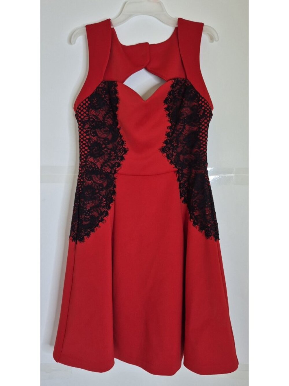 GUESS Sleeveless Red Black Lace Dress Women's Size 6